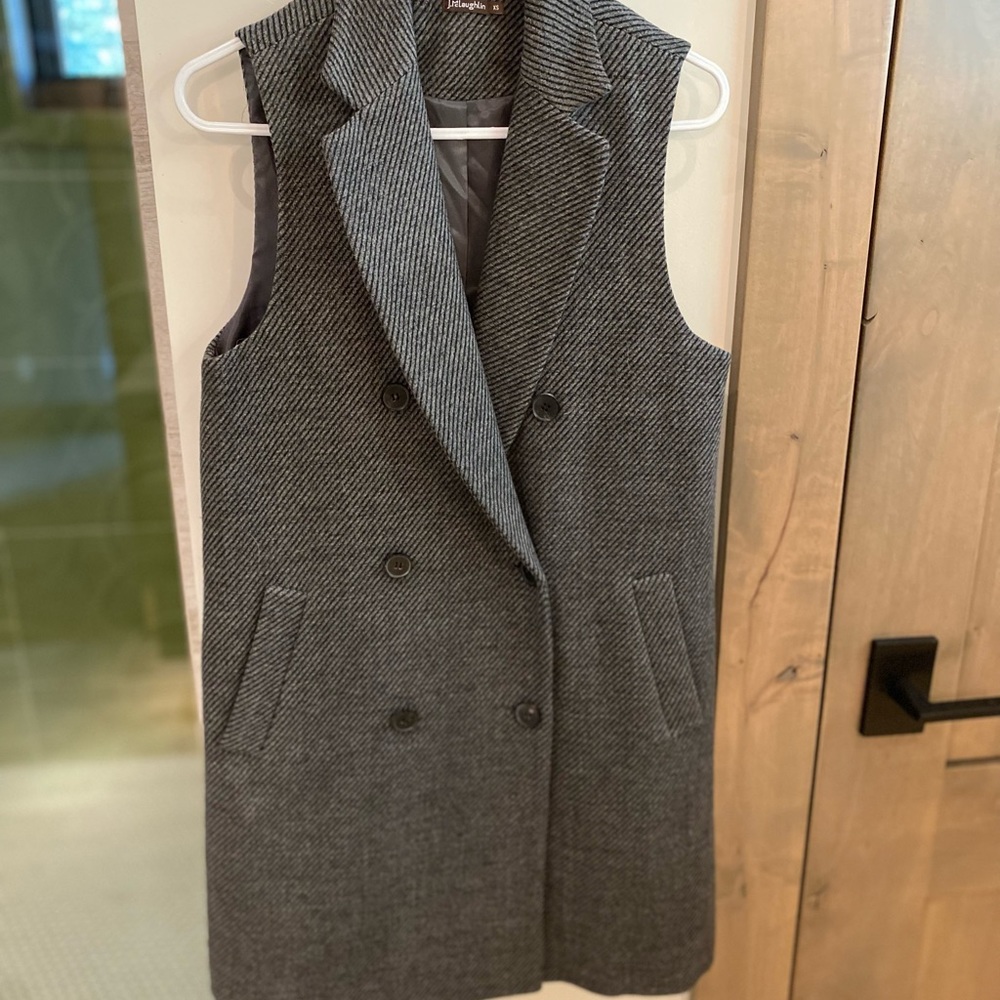 Sleeveless cashmere tweed vest